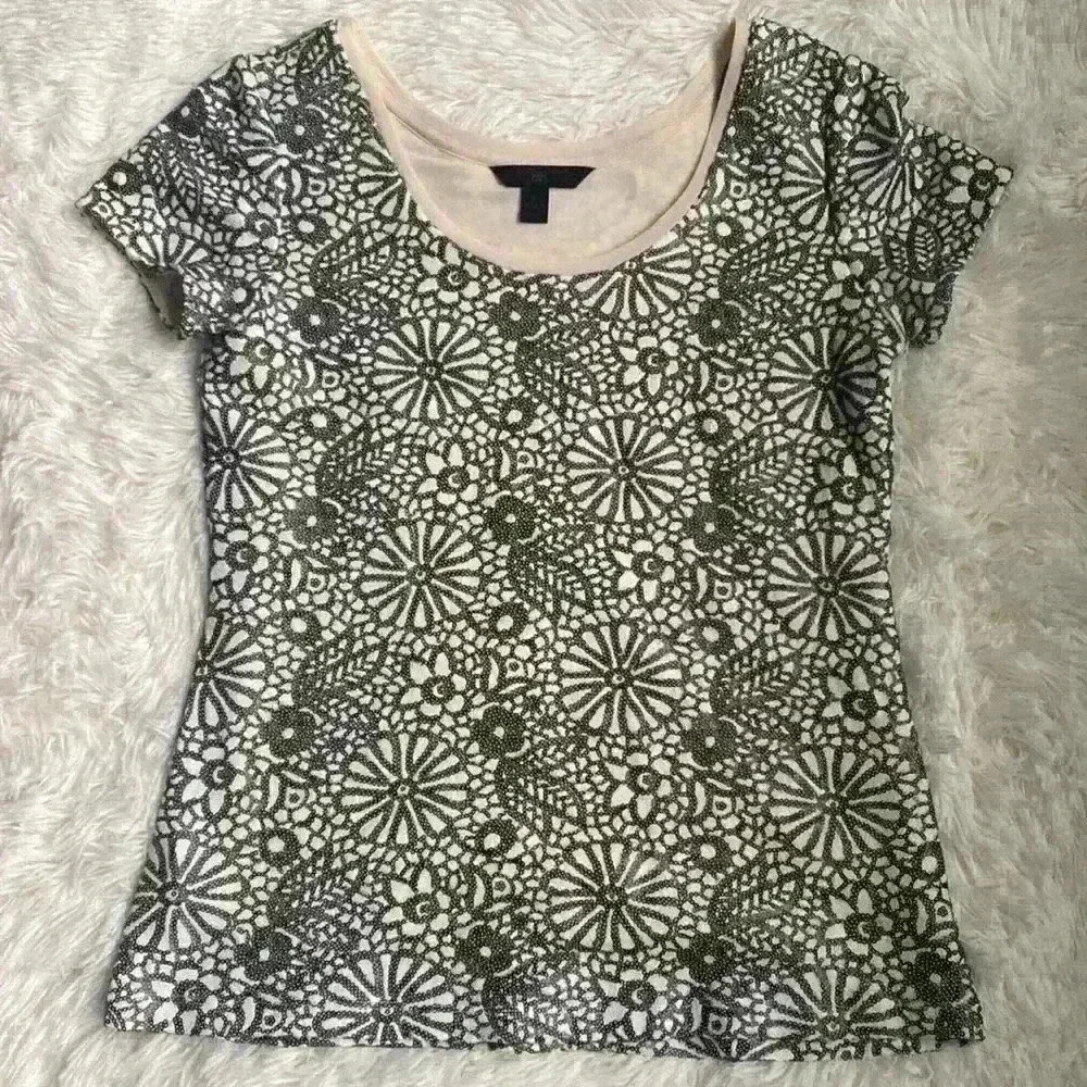 Banana Republic sequin short sleeve shirt. Black-and-white. Size medium.
